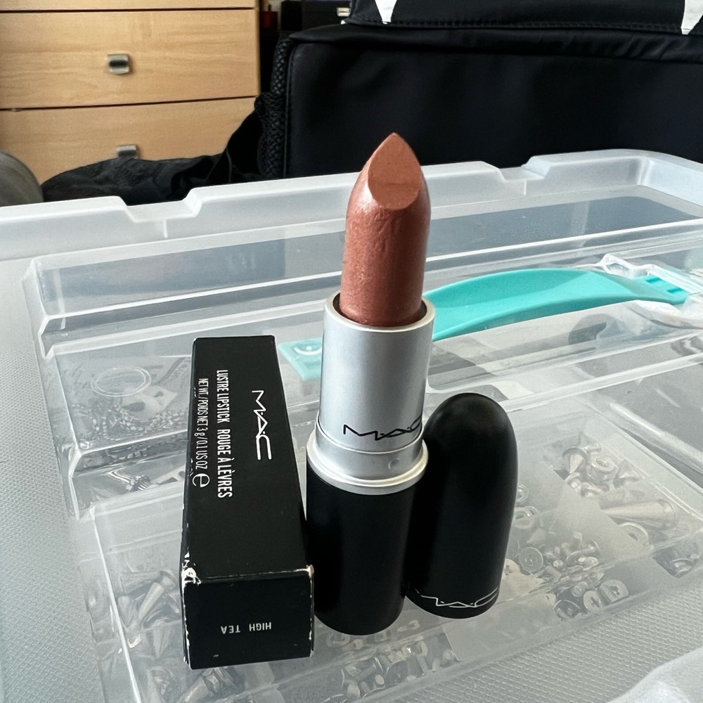 NIB MAC HIGH TEA Lustre Lipstick Beiged Pink With Pearl Discontinued *Rare